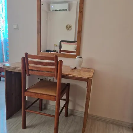 Apartamento V For The View